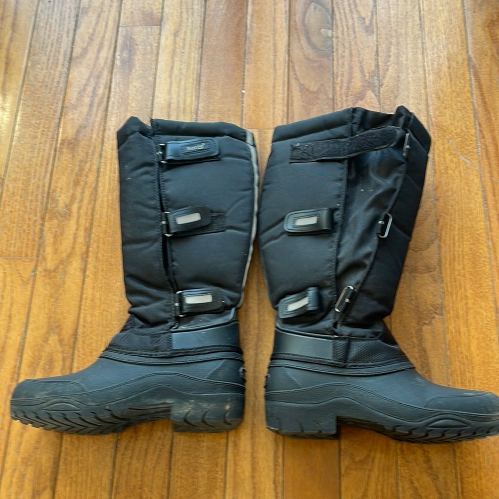 Winter barn boots